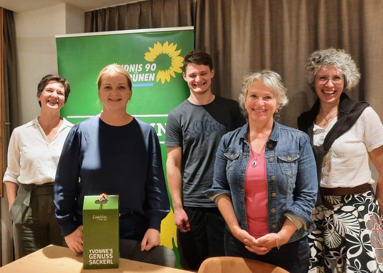 Bundestagsabgeordnete Tina Winklmann bei der Kreisversammlung in Ruhpolding