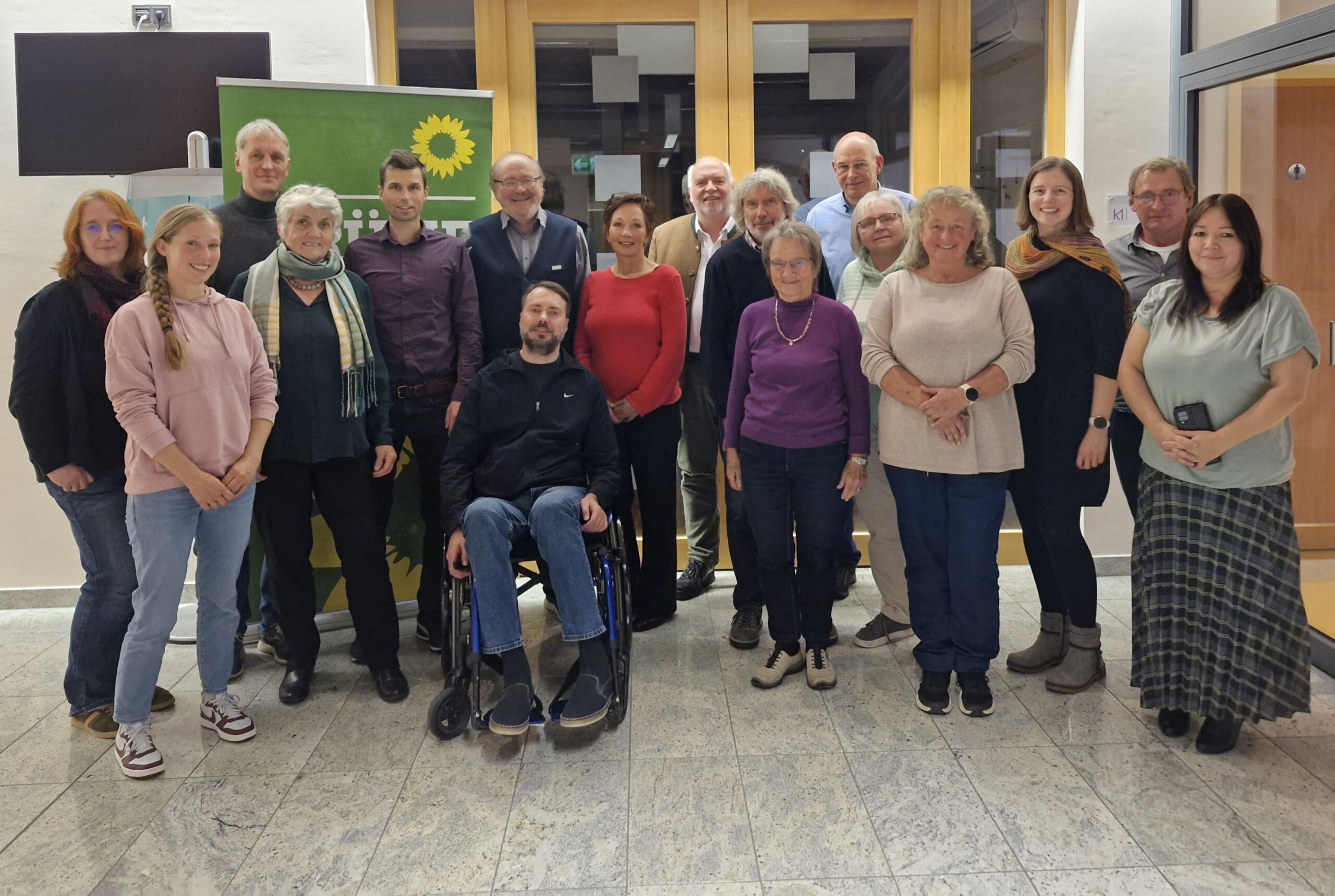 Foto der anwesenden Kandatinnen und Kandidaten auf der Aufstellungsversammlung