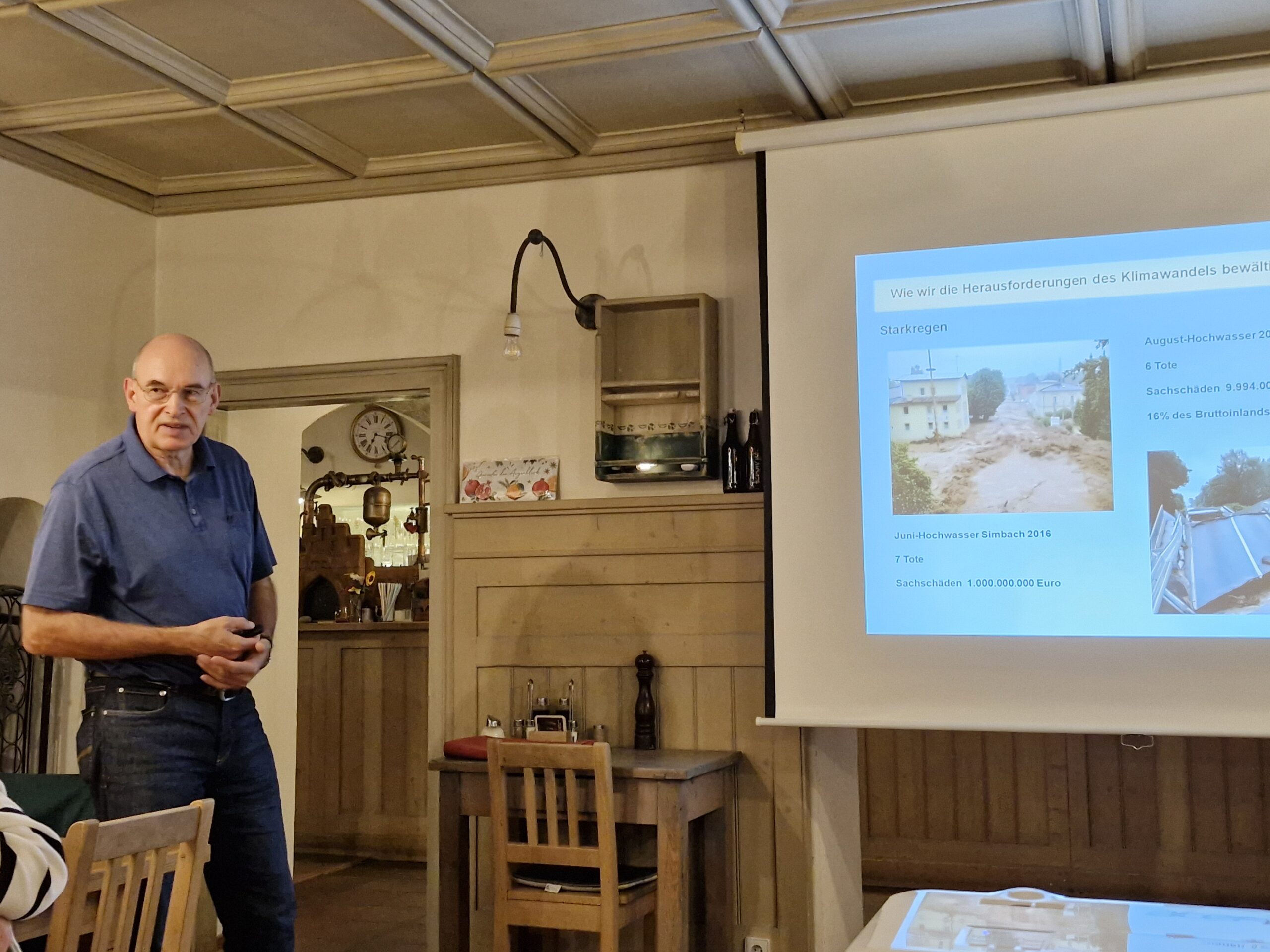 Foto des Referenten Martin Czepan während des Vortrags